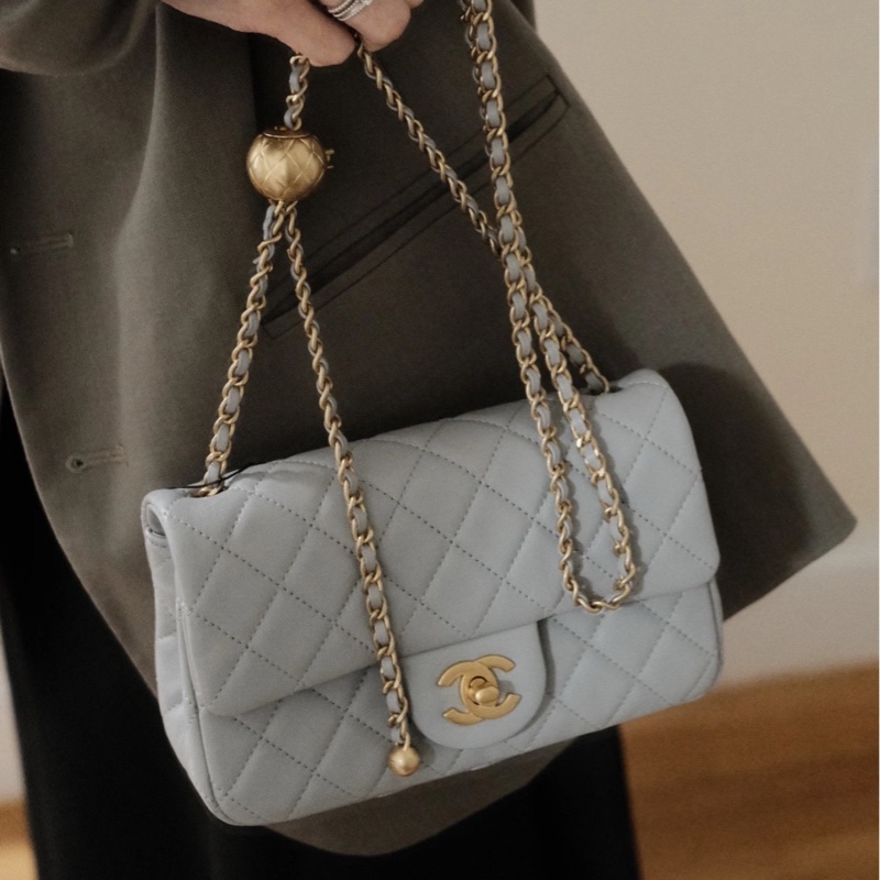 ✨Chanel 灰色金球CF大mini 有保卡 99閒置新🩶-0