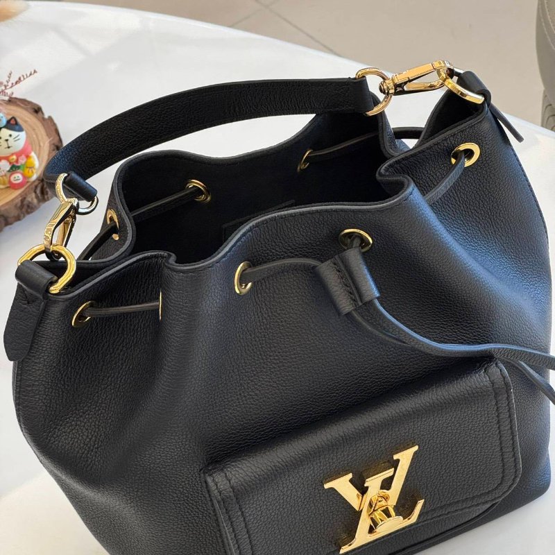 *SHIHNA名牌精品* LV M57687 LOCKME BUCKET BAG 黑色水桶包-2
