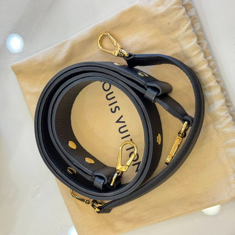 *SHIHNA名牌精品* LV M57687 LOCKME BUCKET BAG 黑色水桶包-9