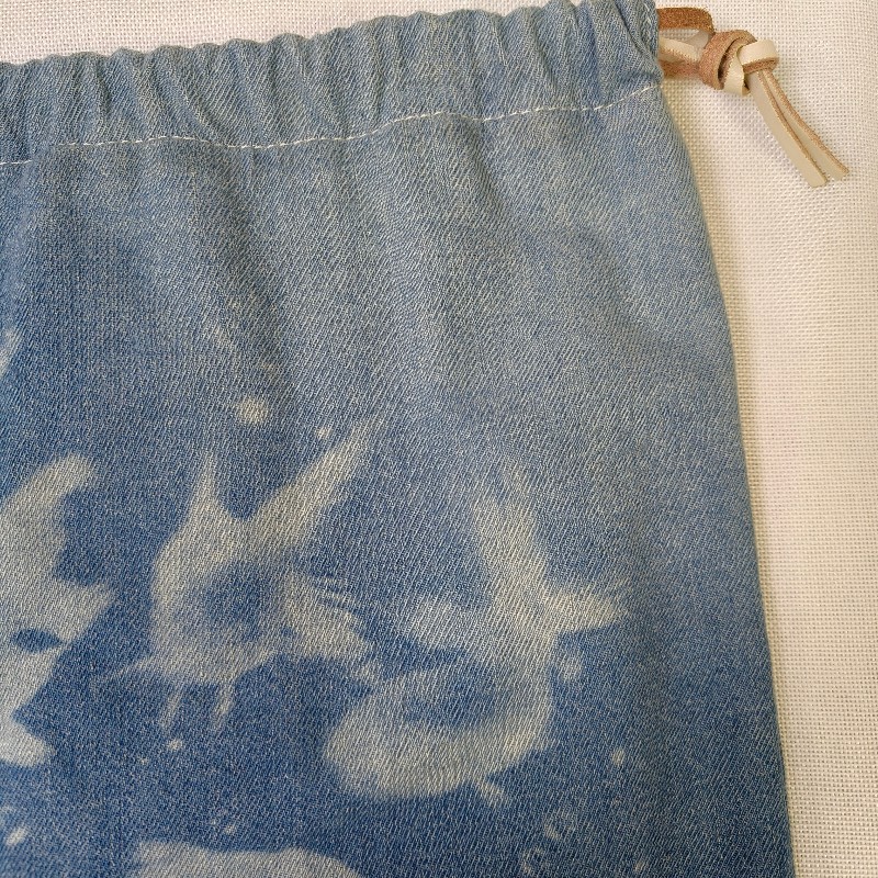 🫅女神購物節狂降(原$12800)‼️只到3/15⏰【8成新】㊣✨ LOEWE ✨羅威(附防塵袋)牛仔 藍色金魚 印花 束口包 手提包 肩背包/二手包/二手精品🌳二手樹屋🌳-10