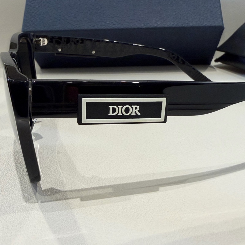 Dior 墨鏡logo 🩶 誰戴誰好看！-2