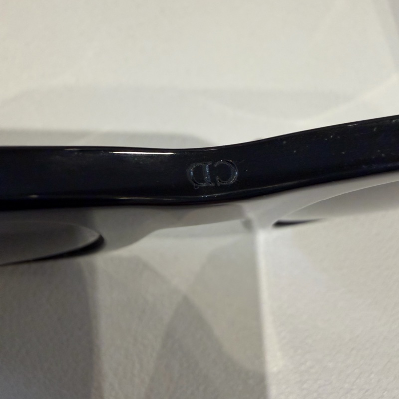 Dior 墨鏡logo 🩶 誰戴誰好看！-4