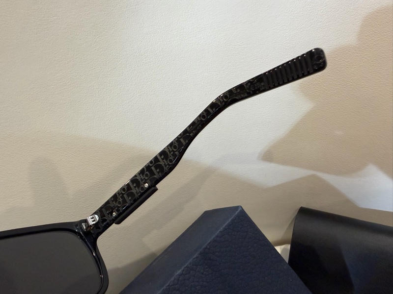 Dior 墨鏡logo 🩶 誰戴誰好看！-11