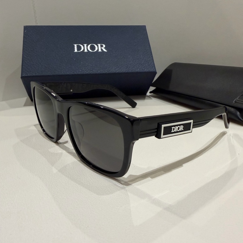 Dior 墨鏡logo 🩶 誰戴誰好看！-13