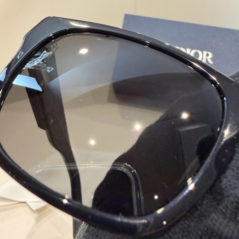 Dior 墨鏡logo 🩶 誰戴誰好看！-20