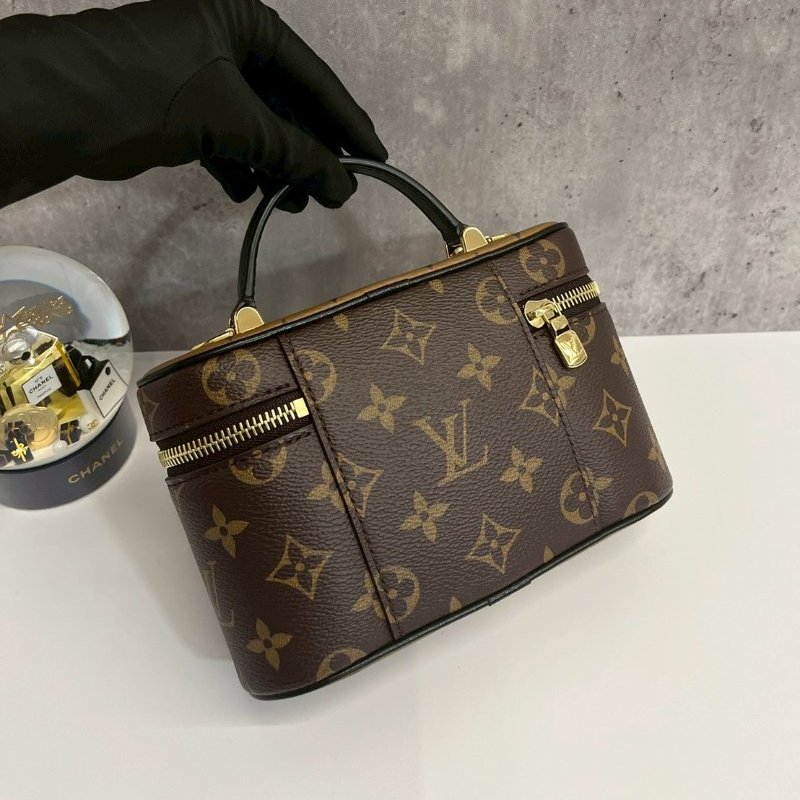 Louis Vuitton LV 化妝包 芯片款-1