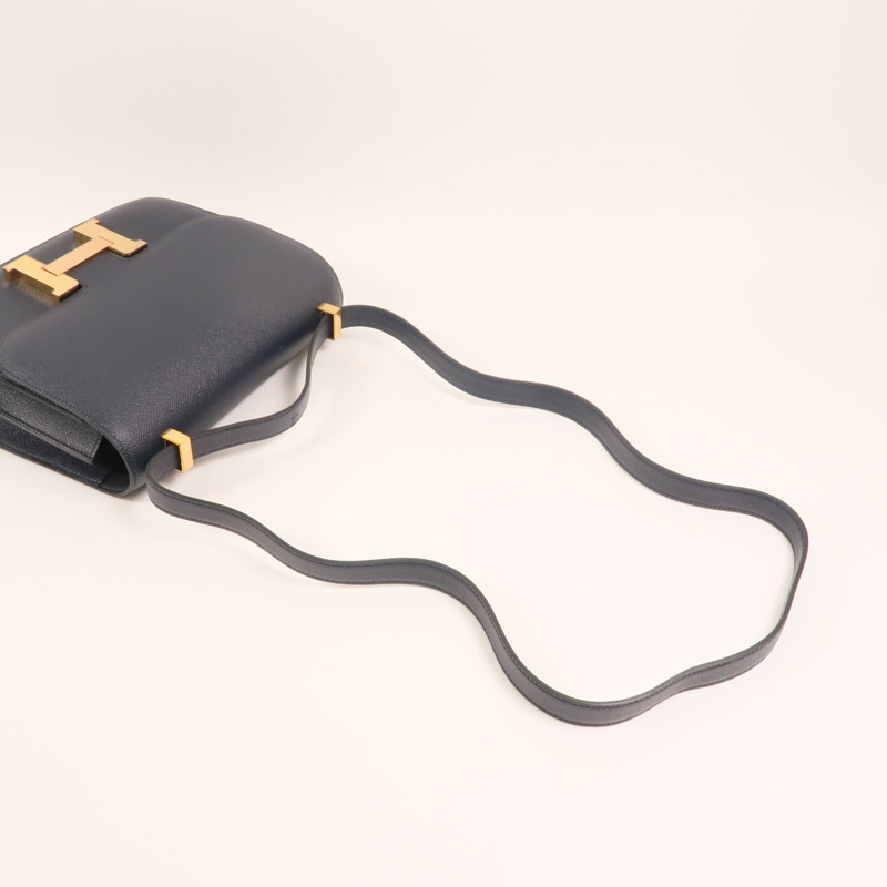 HERMES Epsom皮革Constance24金扣肩背袋Bleu Indigo-9