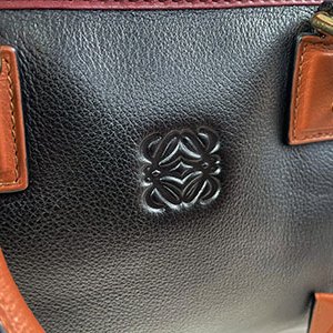 *奢華大道國際精品*【LW223】LOEWE黑拚酒紅色牛皮 AMAZONA 28CM 手提包-7