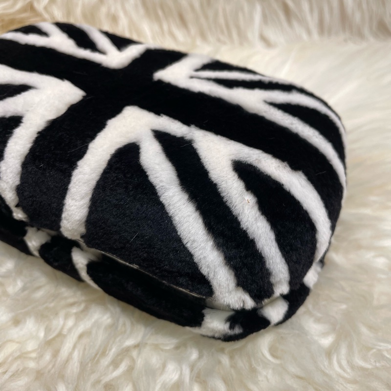 Alexander Mqueen 免毛手拿包-3