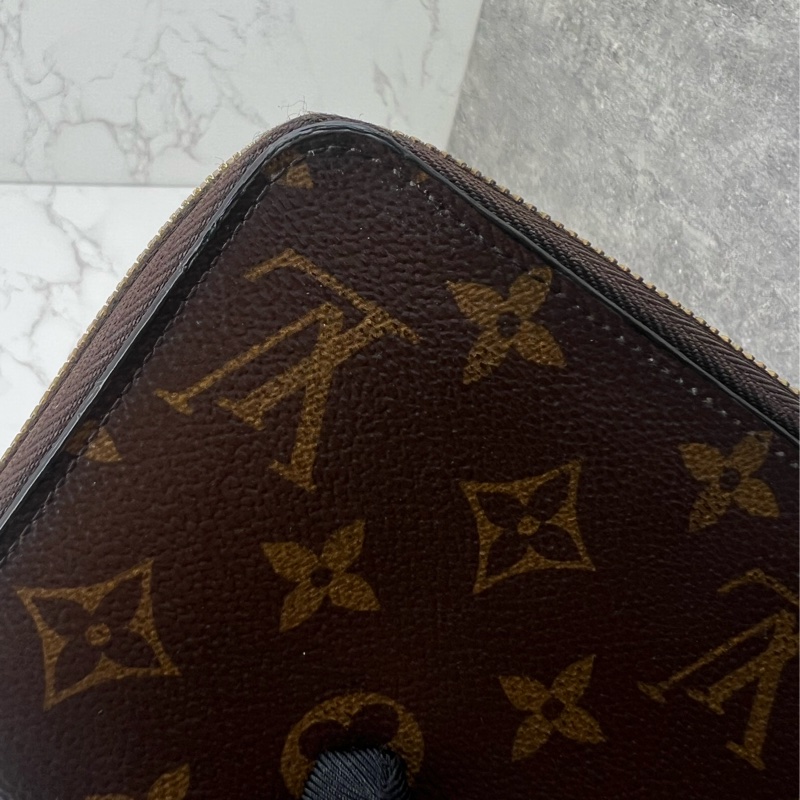 香緹國際精品 843 LV 拉鏈長夾-3