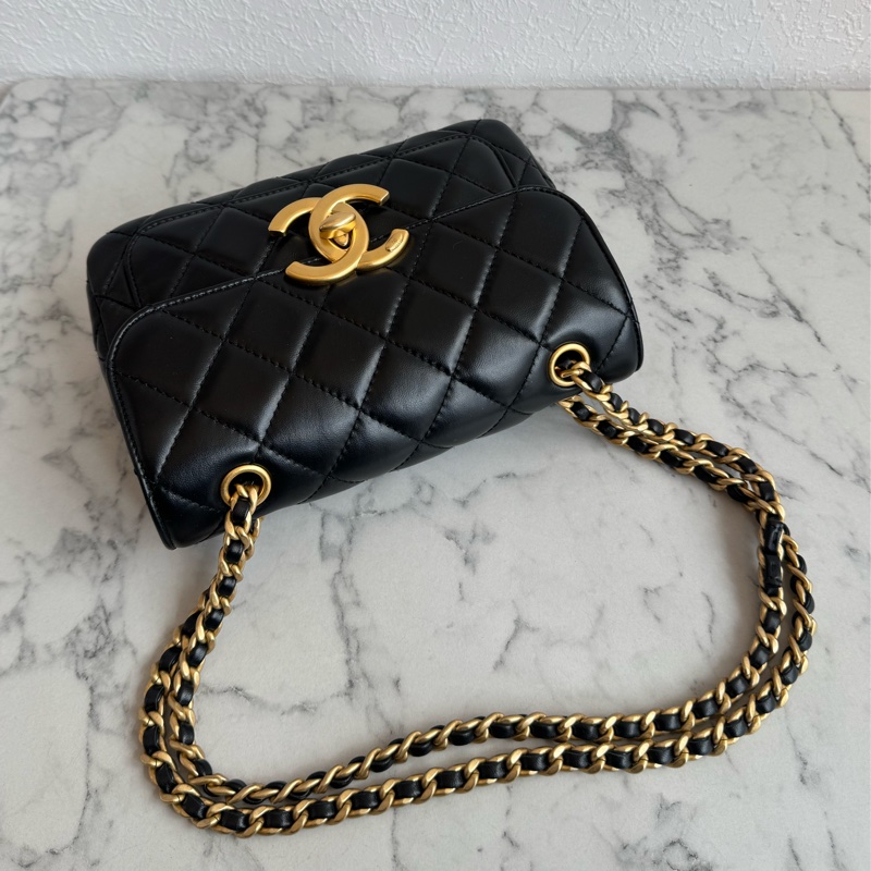 Chanel黑菱格大金雙C前口袋鏈包-0