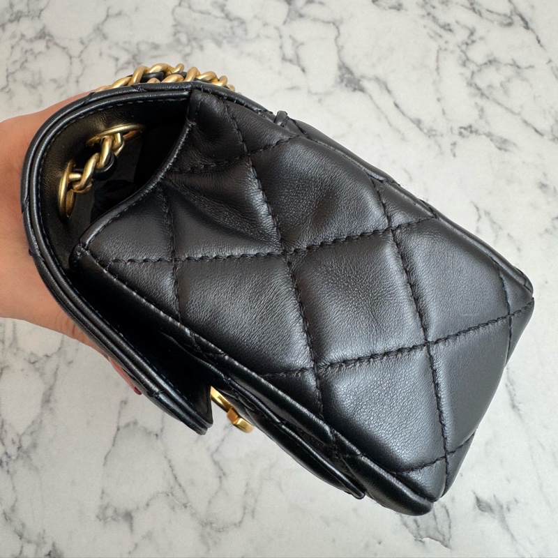 Chanel黑菱格大金雙C前口袋鏈包-4