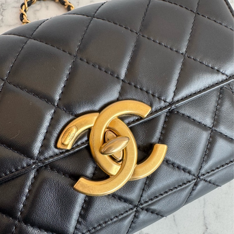 Chanel黑菱格大金雙C前口袋鏈包-9