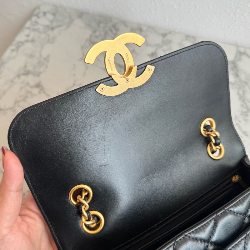 Chanel黑菱格大金雙C前口袋鏈包-14