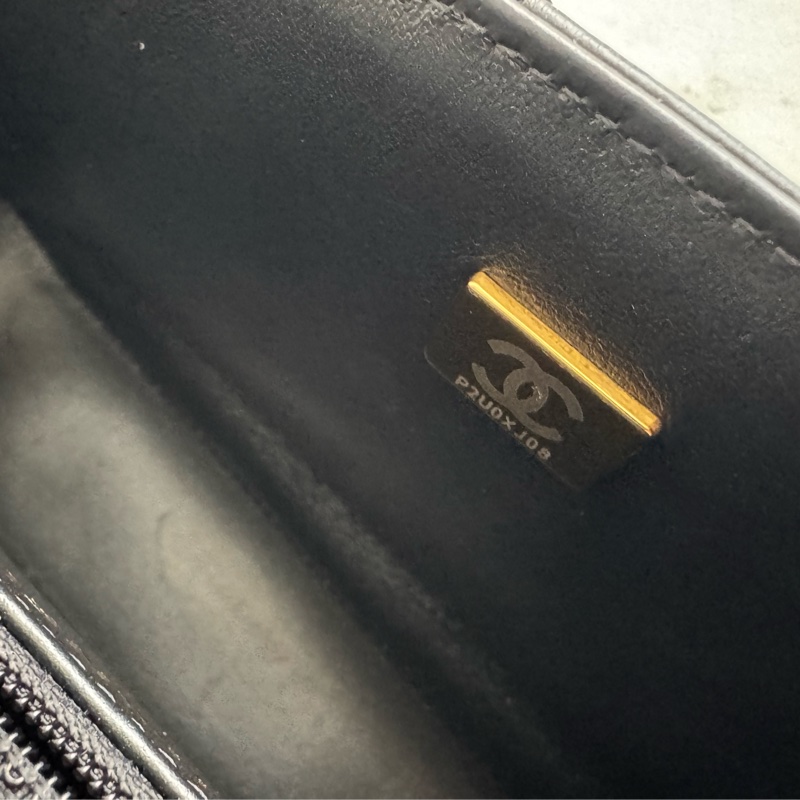 Chanel黑菱格大金雙C前口袋鏈包-19