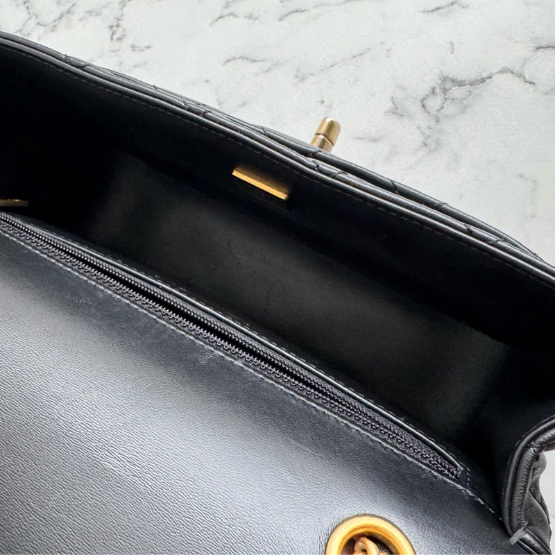 Chanel黑菱格大金雙C前口袋鏈包-28