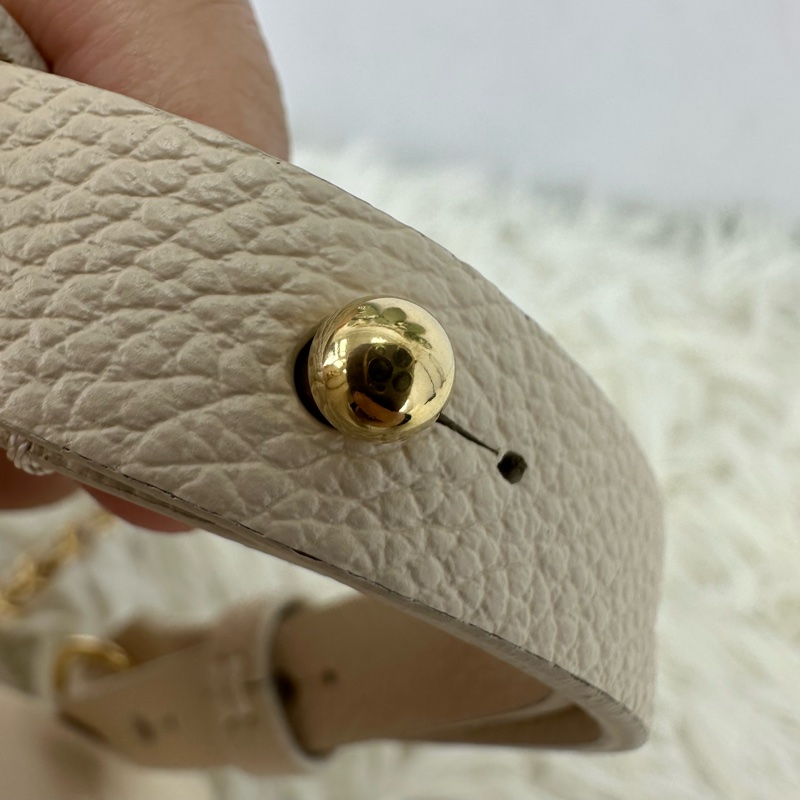 LV BACKUP 奶油色真皮壓紋背包 晶片款 2025年-8