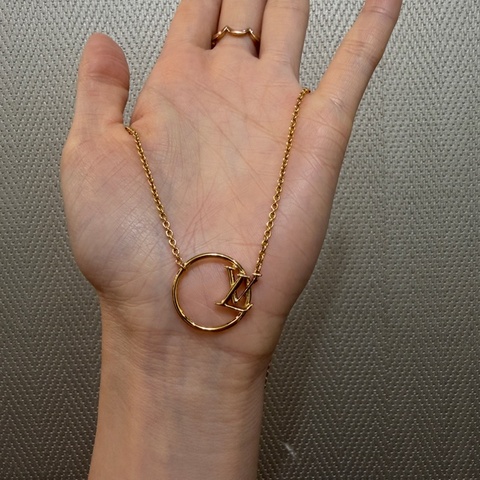 LV 金色圓圈LV Logo Exlipse項鍊M00762