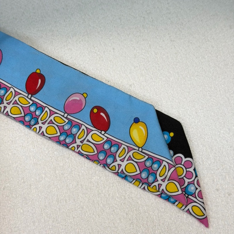 Hermes Twilly 彩色燈泡花朵雙面藍黑拼色絲巾 XB875-3