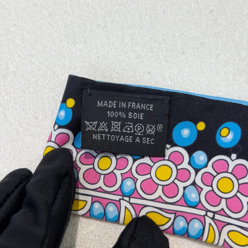 Hermes Twilly 彩色燈泡花朵雙面藍黑拼色絲巾 XB875-14