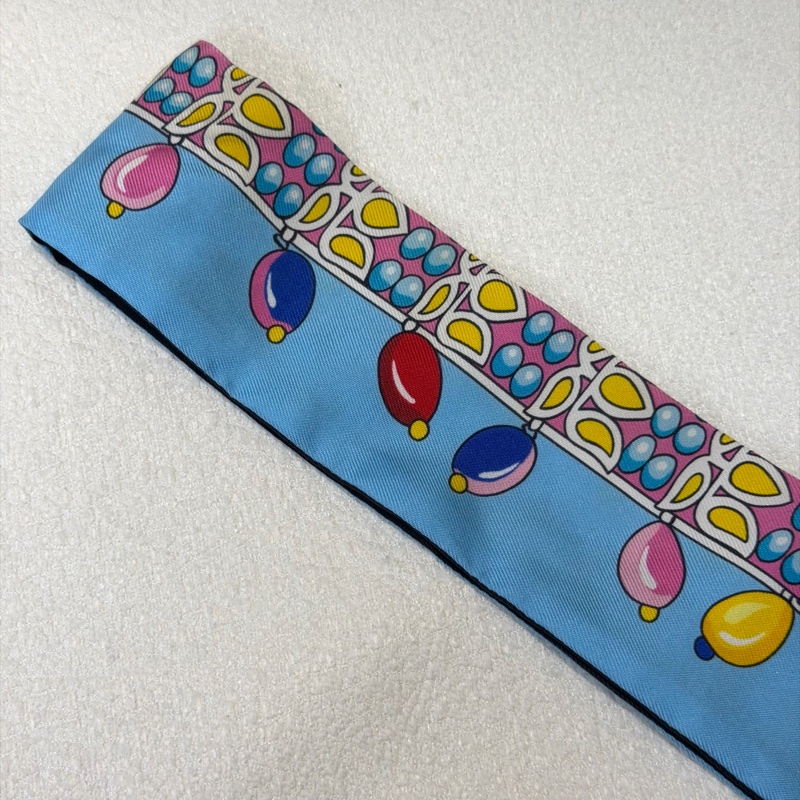 Hermes Twilly 彩色燈泡花朵雙面藍黑拼色絲巾 XB875-18