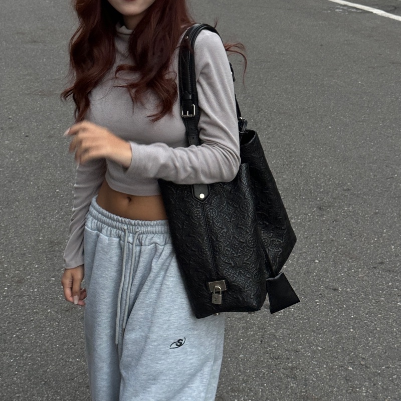 【超稀有限量款⏰】 LV Antheia Hobo 腋下肩背包 (專櫃限量發售22.7萬)-5