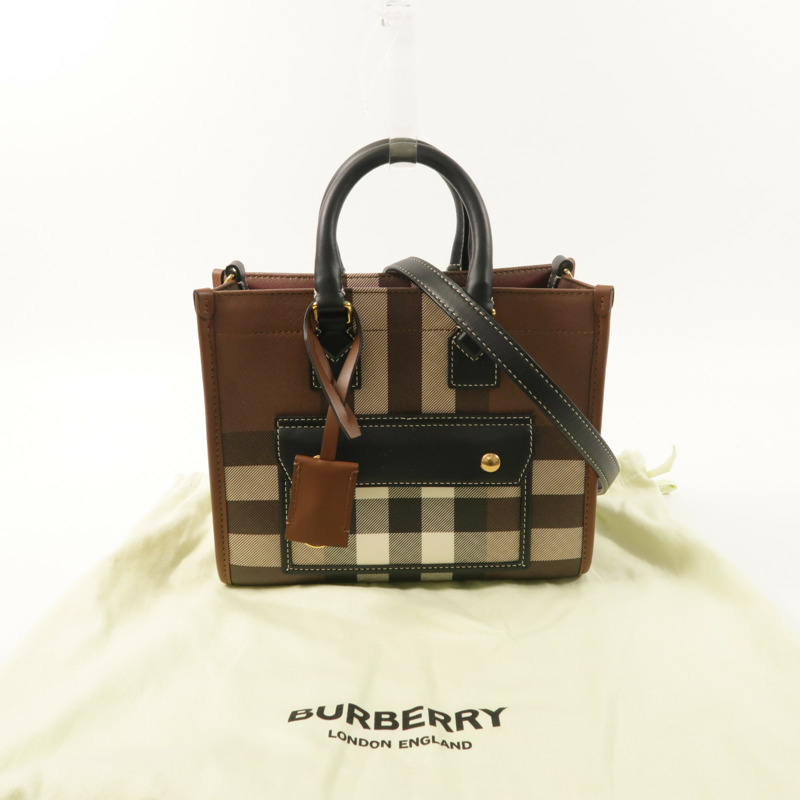 BURBERRY 塗層帆布Mini Freya Tote金扣手挽肩背兩用袋-8