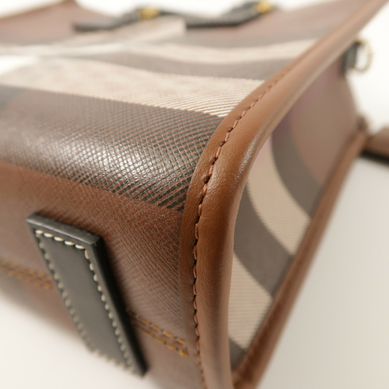BURBERRY 塗層帆布Mini Freya Tote金扣手挽肩背兩用袋-11
