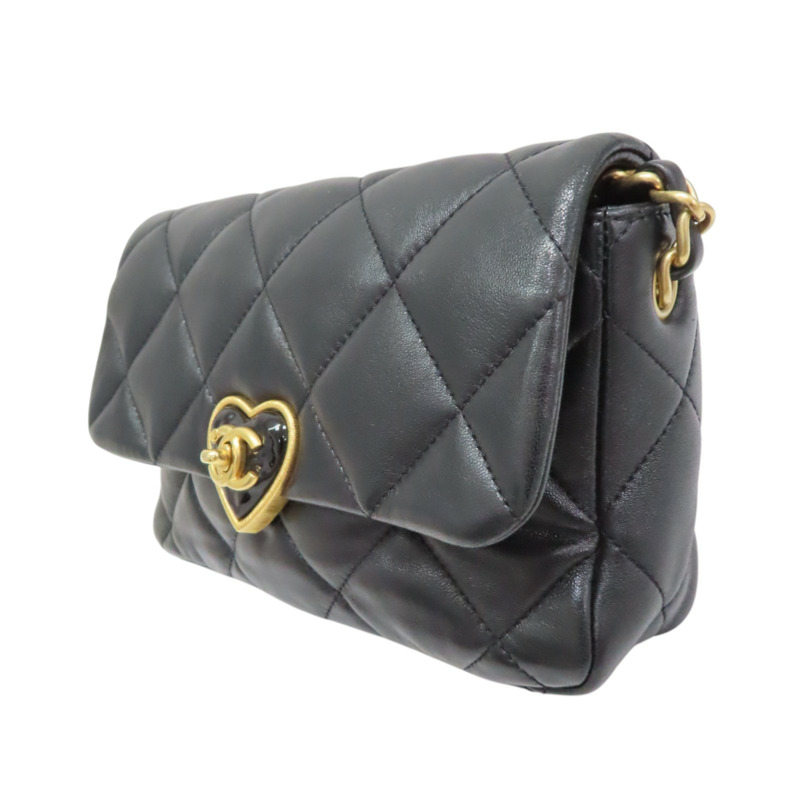 黑色 菱格紋 羊皮 鍊帶 愛心琺瑯釦方 Small Flap 肩背包【CHANEL 香奈兒】 AS3979-2