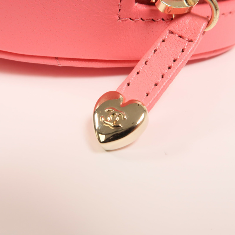 CHANEL 羊皮皮革Mini Heart Bag金扣鏈帶肩背袋-12