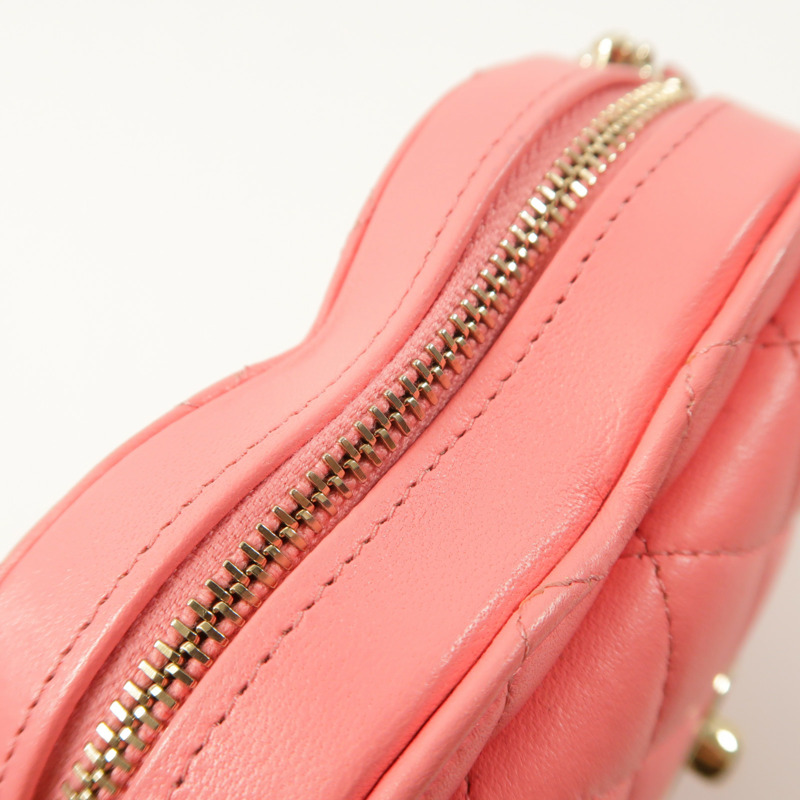 CHANEL 羊皮皮革CC in Love Heart金扣鏈帶肩背袋-18