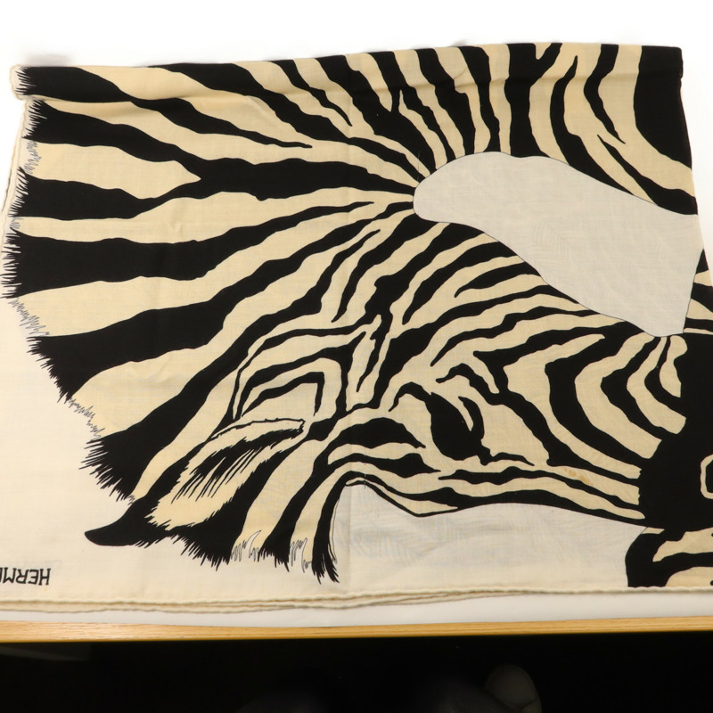 HERMES 羊絨/絲質Scarf 140x140絲巾-1