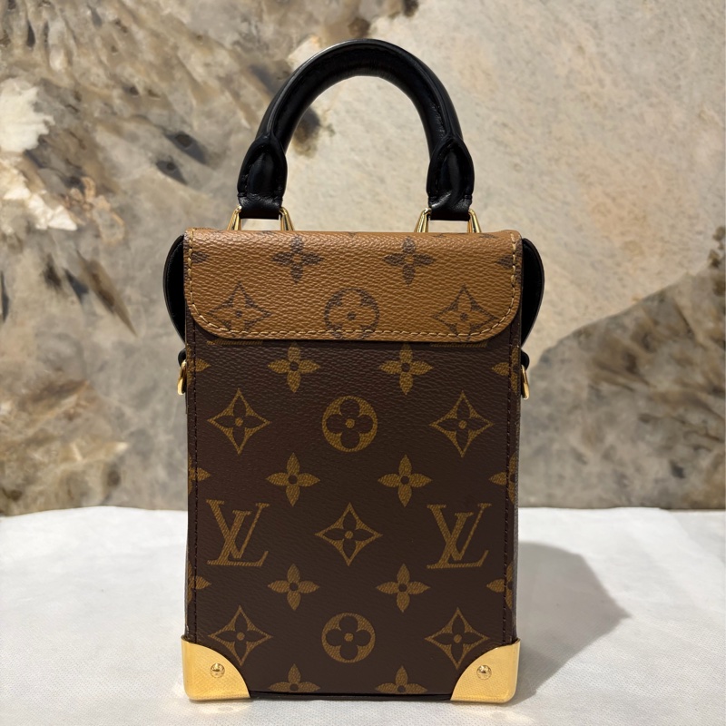 LOUIS VUITTON(M)雙口袋天心包-3