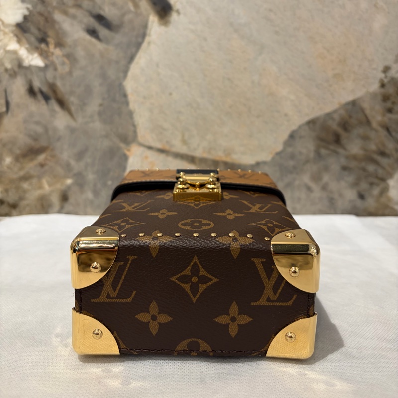 LOUIS VUITTON(M)雙口袋天心包-6