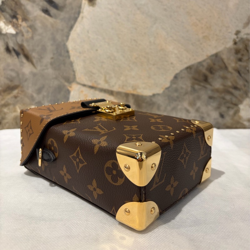 LOUIS VUITTON(M)雙口袋天心包-8