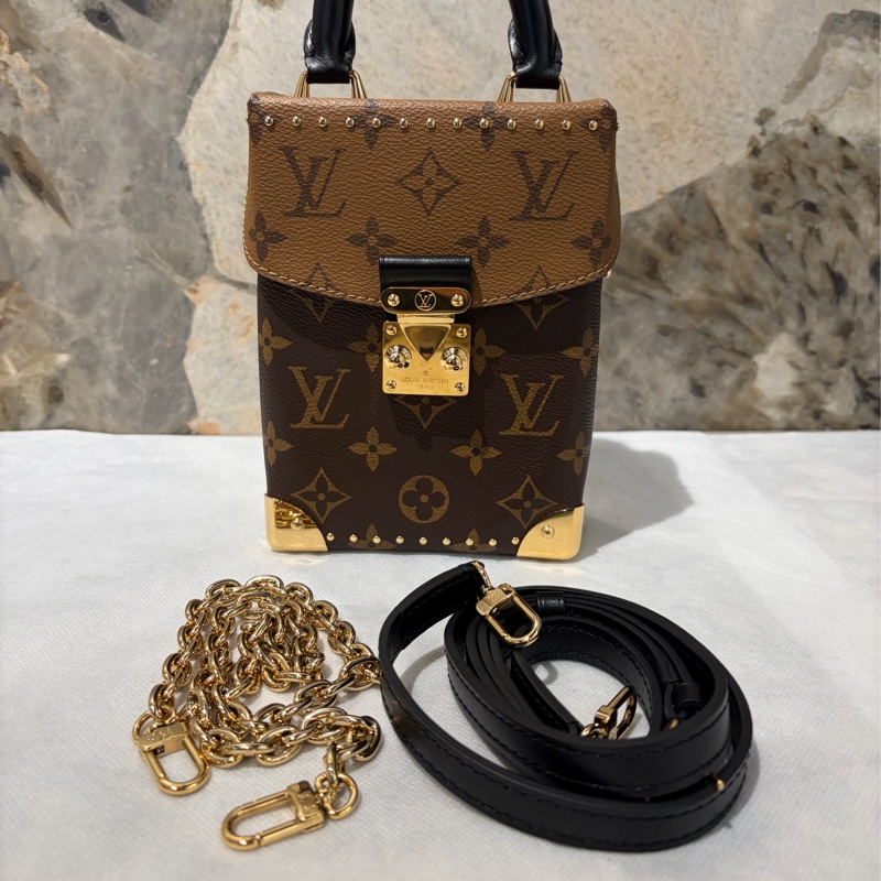 LOUIS VUITTON(M)雙口袋天心包-10