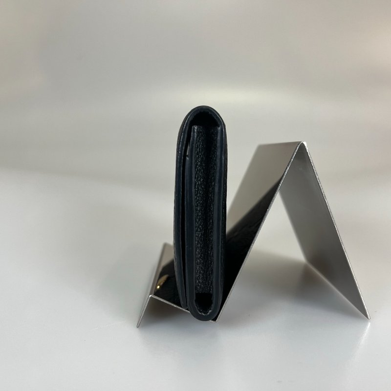 LV M58456/晶片款 黑壓紋扣式卡包-2