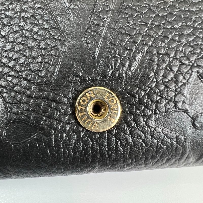 LV M58456/晶片款 黑壓紋扣式卡包-8