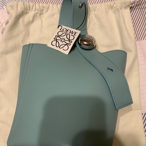 Loewe小牛皮迷你 Pebble水桶包/肩背包/斜背包/
