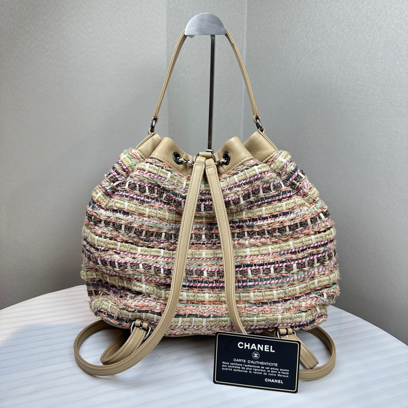 香奈兒/Chanel 粗花呢奶茶色羊皮銀扣 流浪雙肩包後背包-1