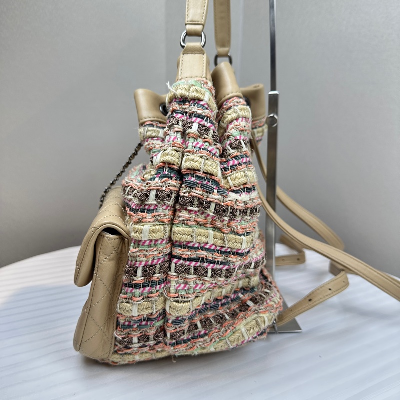 香奈兒/Chanel 粗花呢奶茶色羊皮銀扣 流浪雙肩包後背包-2