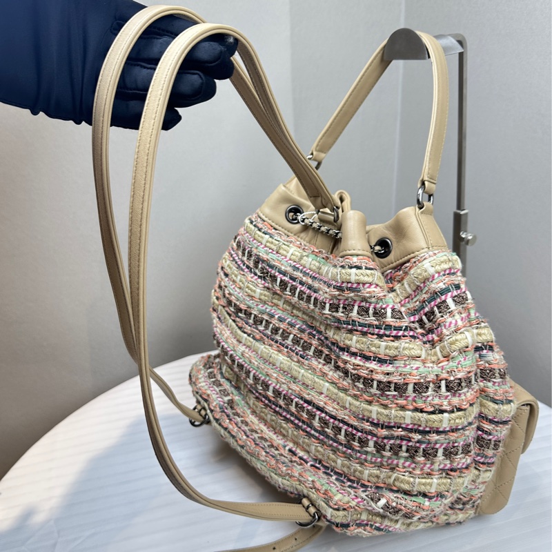 香奈兒/Chanel 粗花呢奶茶色羊皮銀扣 流浪雙肩包後背包-6