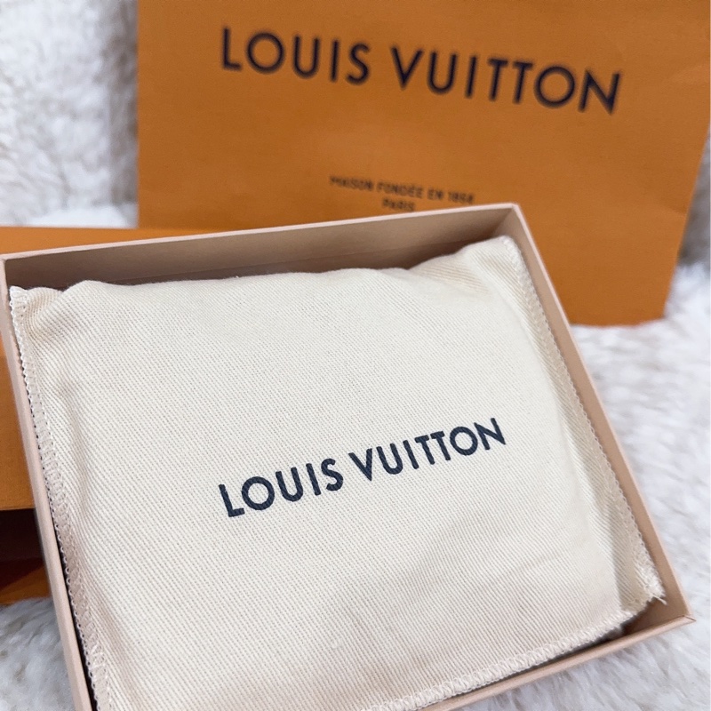 Lv 棋盤粉短夾(保存良好)(內裡櫻花粉色)-10