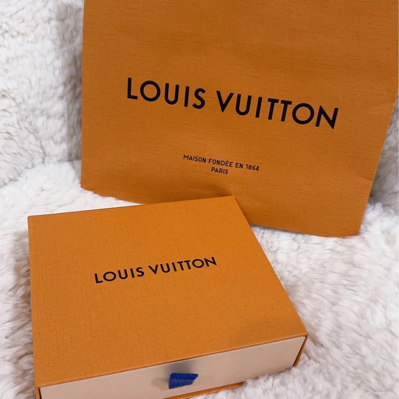 Lv 棋盤粉短夾(保存良好)(內裡櫻花粉色)-12