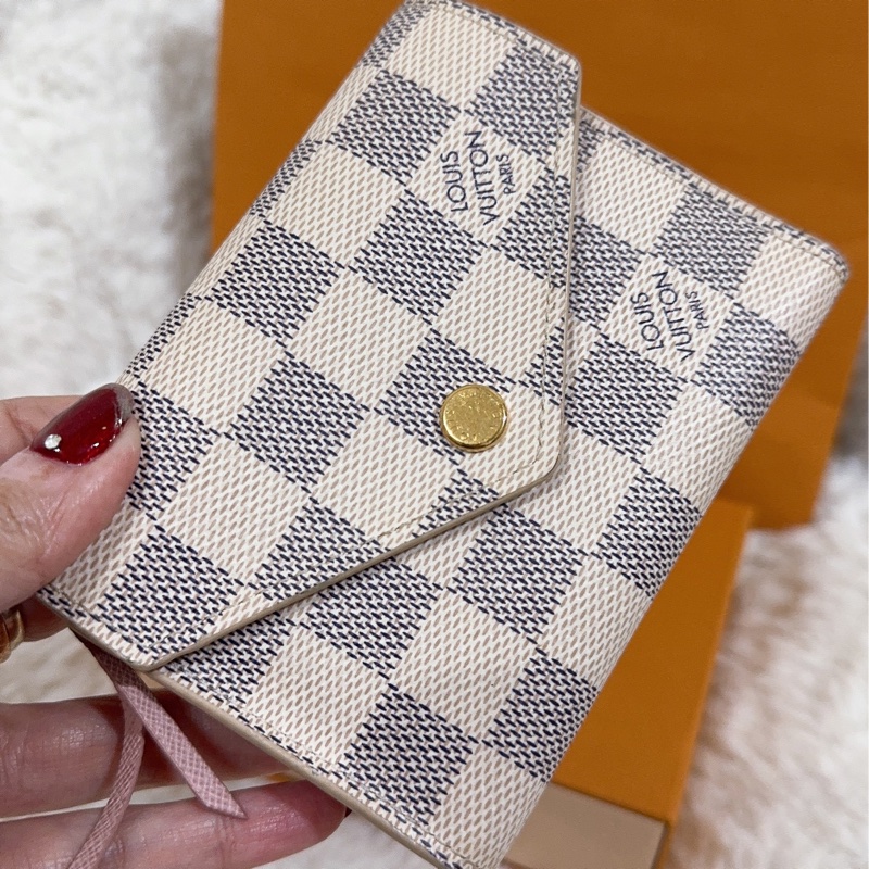 Lv 棋盤粉短夾(保存良好)(內裡櫻花粉色)-15