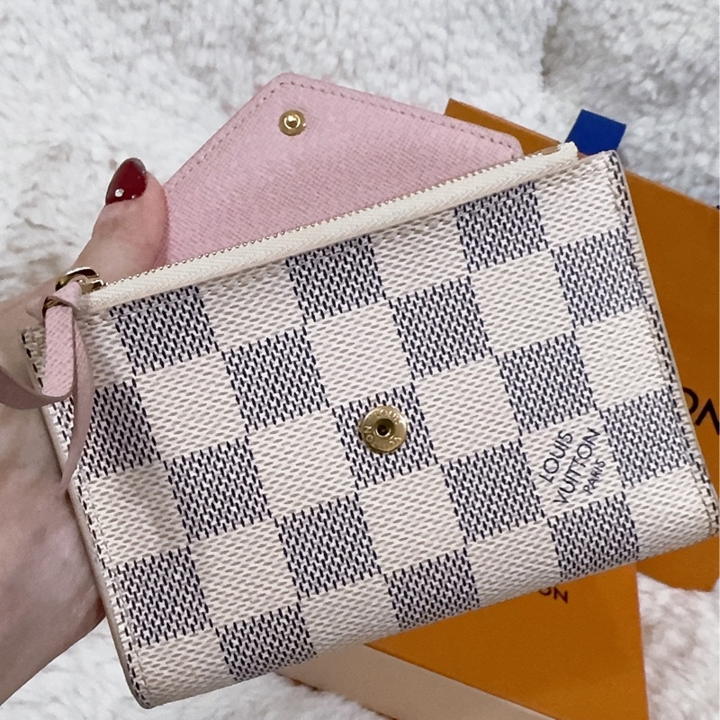 Lv 棋盤粉短夾(保存良好)(內裡櫻花粉色)-22