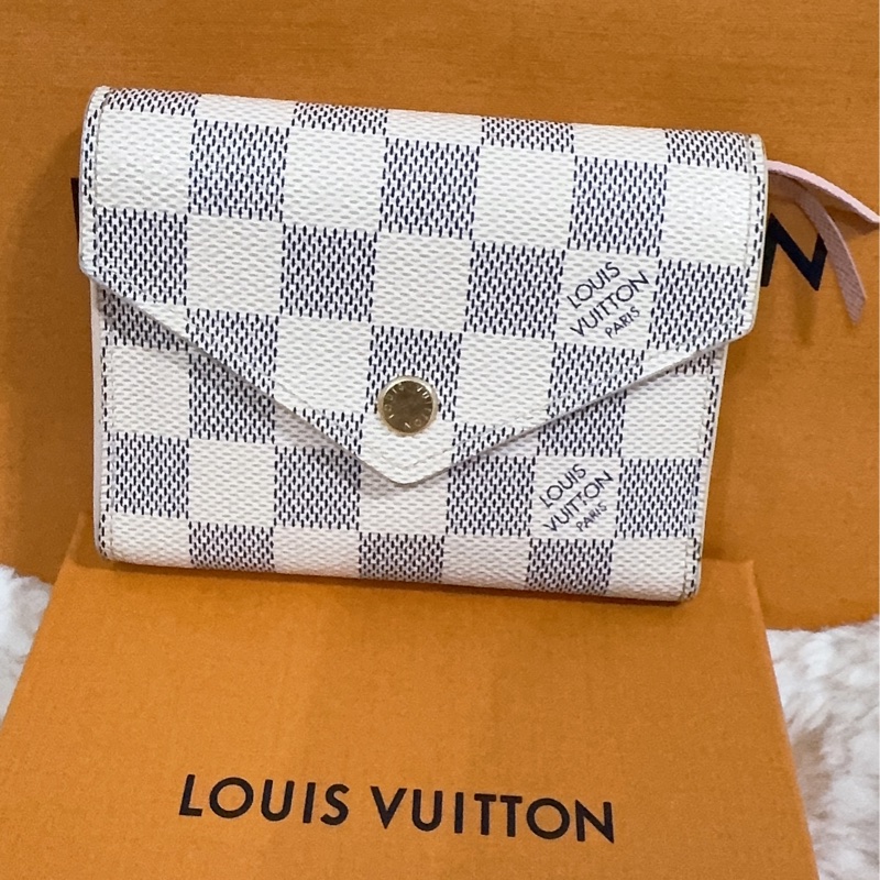 Lv 棋盤粉短夾(保存良好)(內裡櫻花粉色)-34