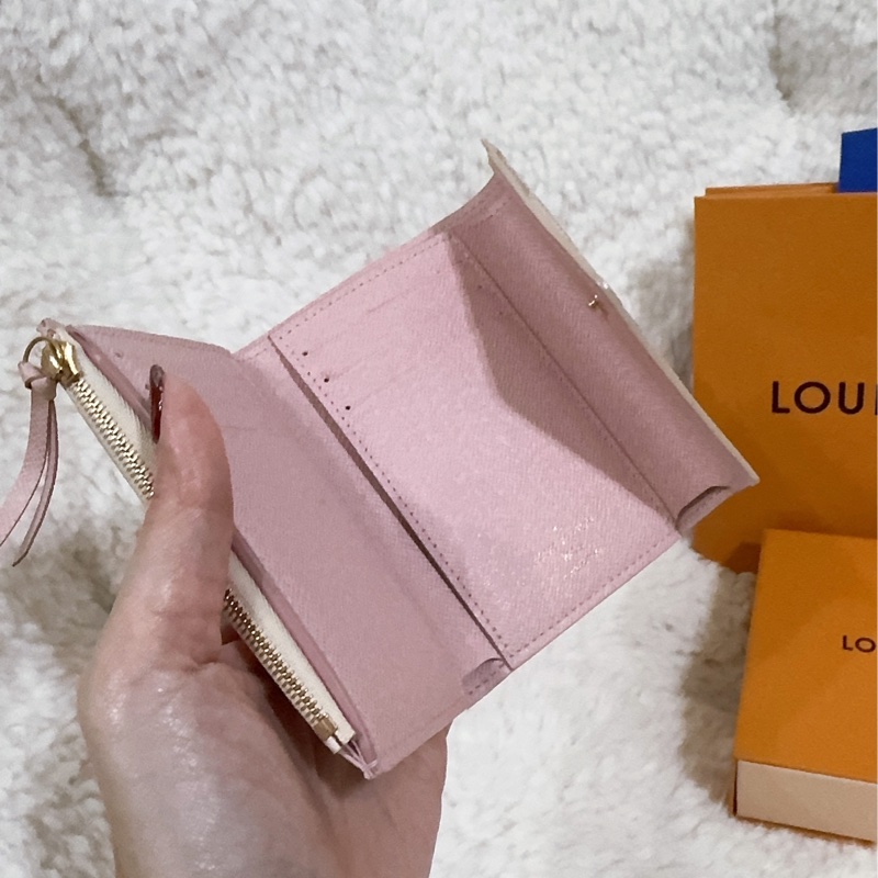 Lv 棋盤粉短夾(保存良好)(內裡櫻花粉色)-45