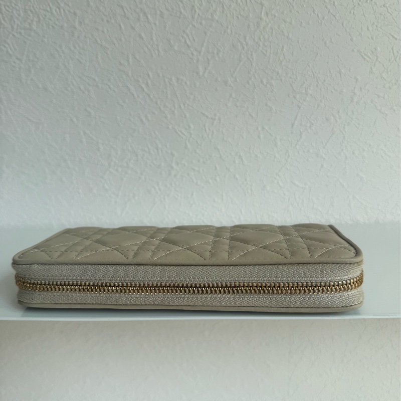 Dior燕麥色藤格紋吊飾ㄇ拉長夾 超好看❤️-4