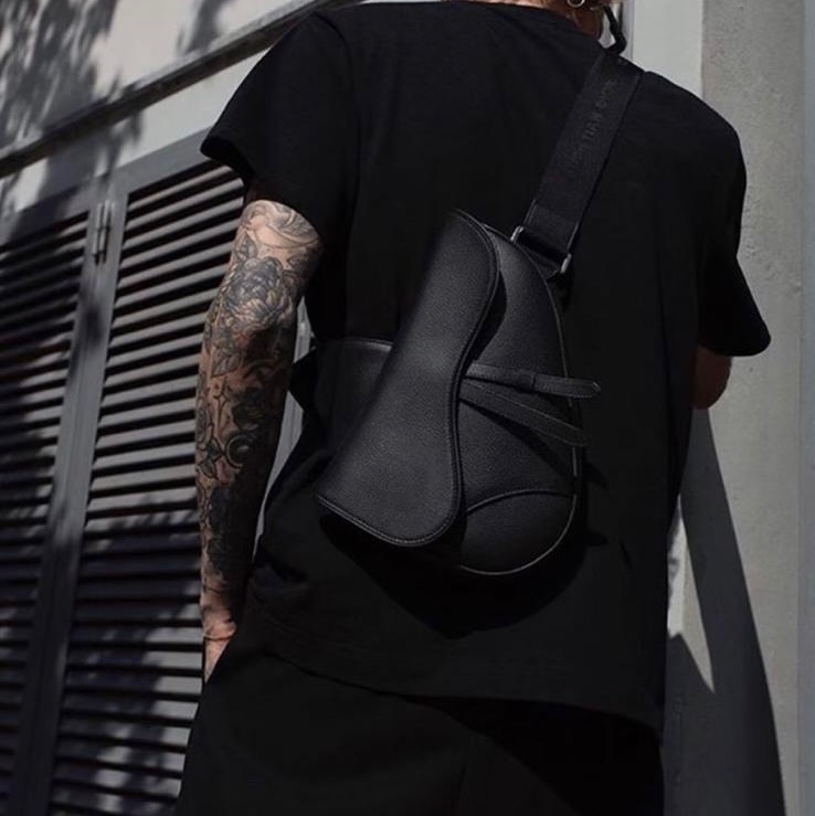 DIOR Homme Saddle 黑色真皮馬鞍包-1